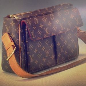 AUTHENTIC LOUIS VUITTON VIVA CITE GM SHOULDER BAG!